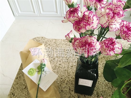 網絡訂花流行 市民看法不一